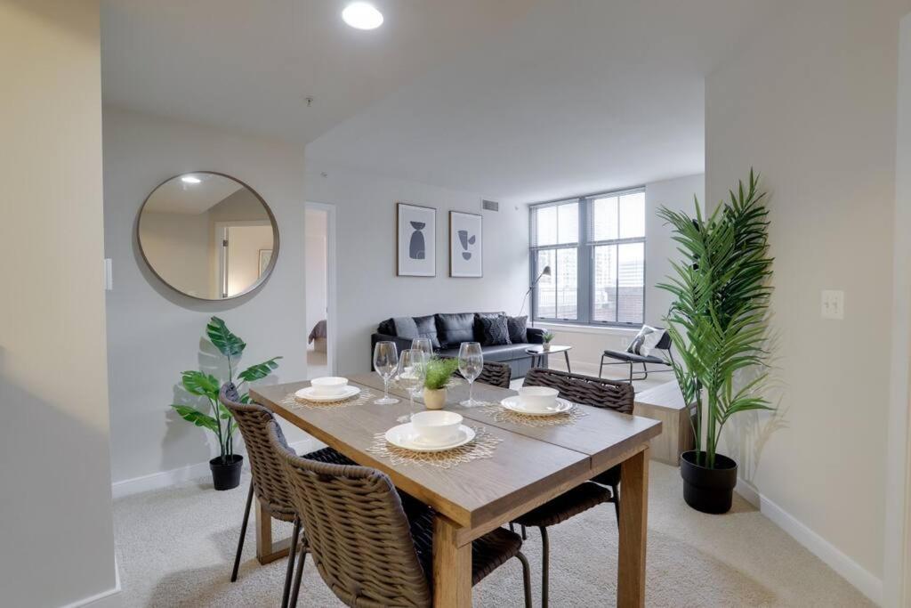 Upscale Comfort Next To Metro And Dining Arlington Ngoại thất bức ảnh