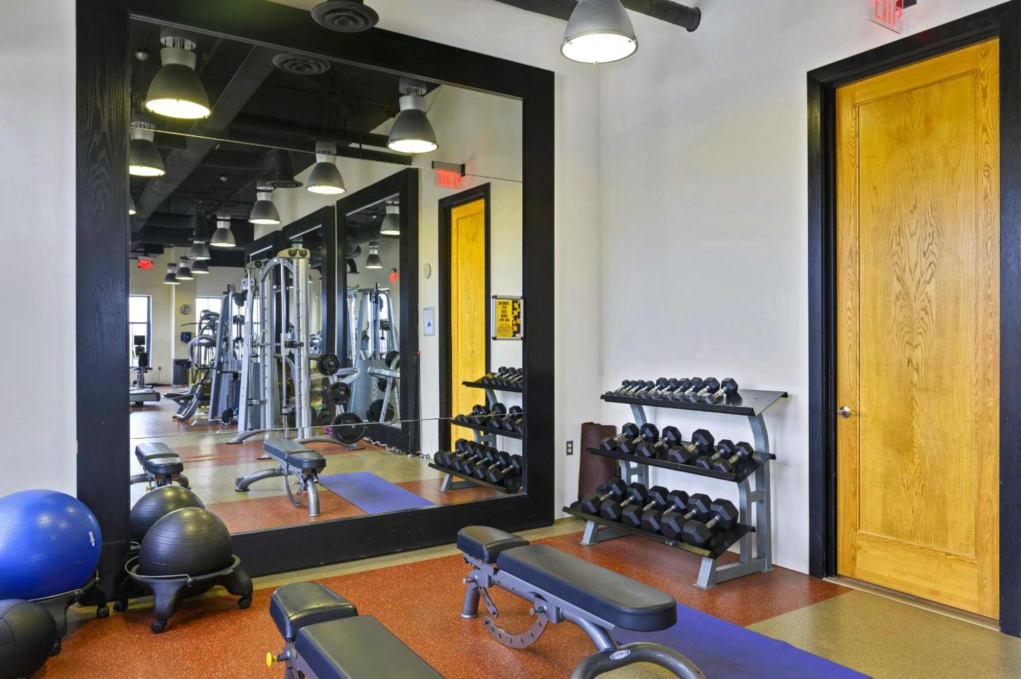 Upscale Comfort Next To Metro And Dining Arlington Ngoại thất bức ảnh